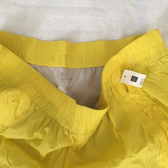 NWT Gap Bright Yellow Running Shorts - Picture 2 of 5